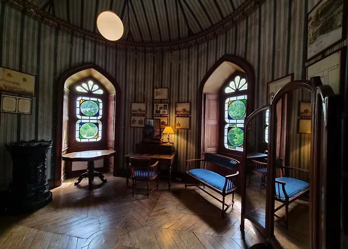 Chateau De Maulmont